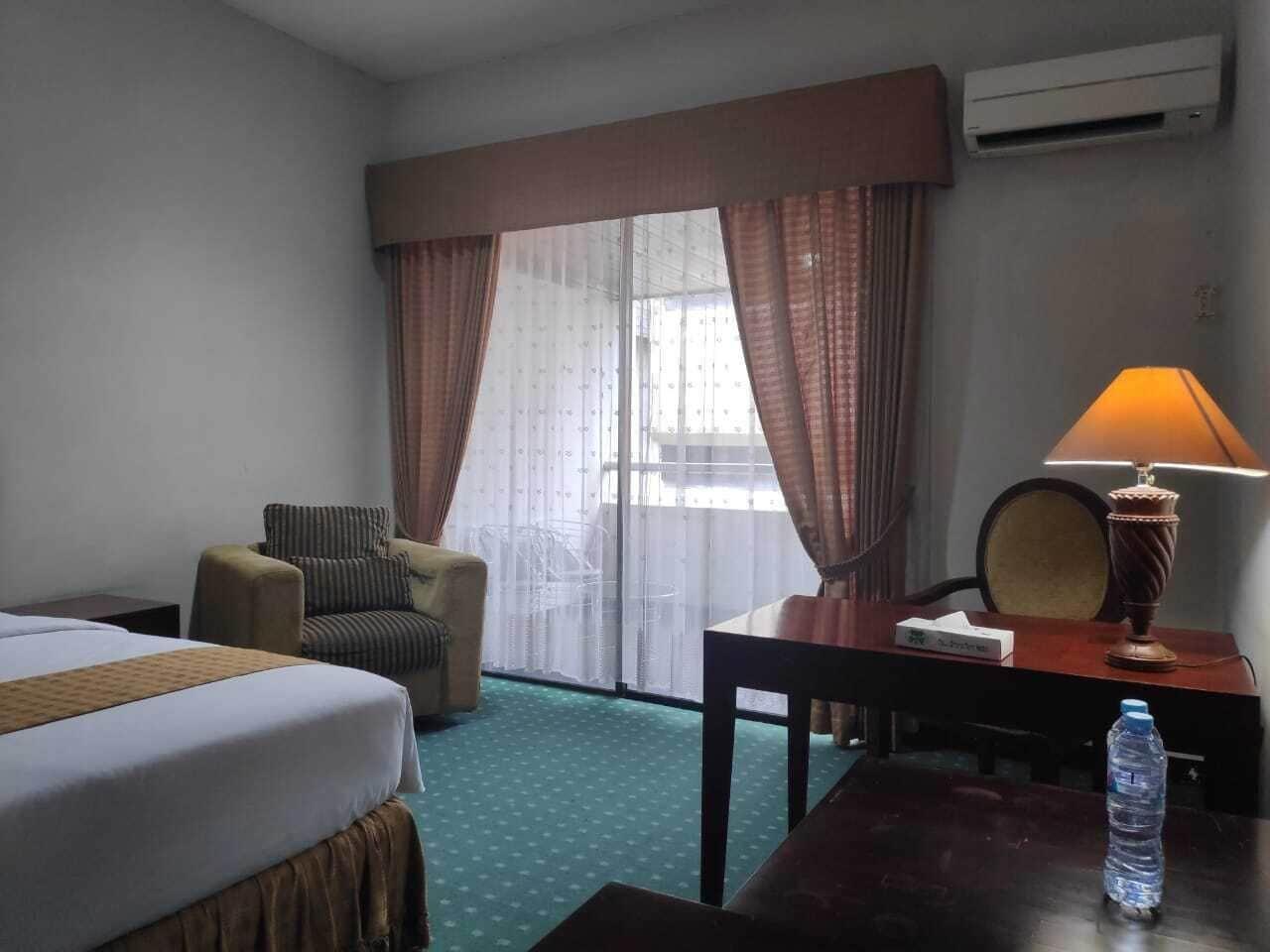 New Grand Park Hotel Сурабая Екстер'єр фото