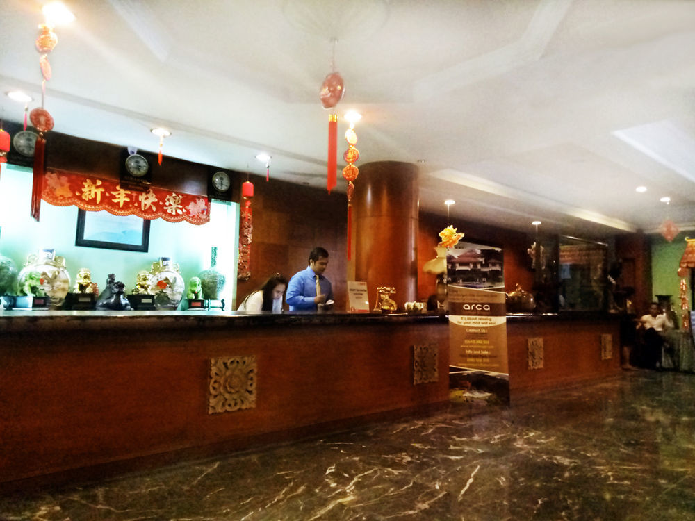 New Grand Park Hotel Сурабая Екстер'єр фото