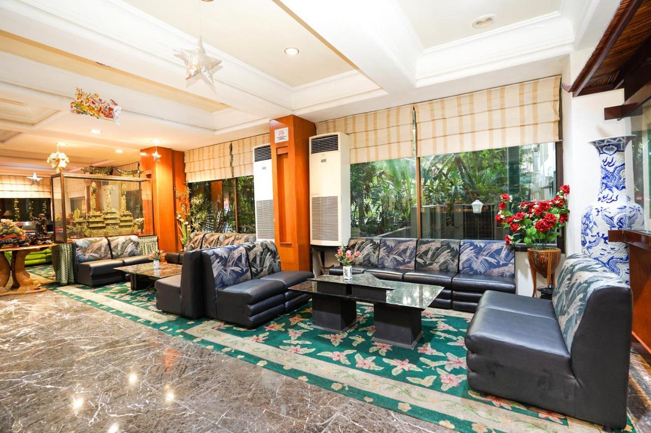 New Grand Park Hotel Сурабая Екстер'єр фото